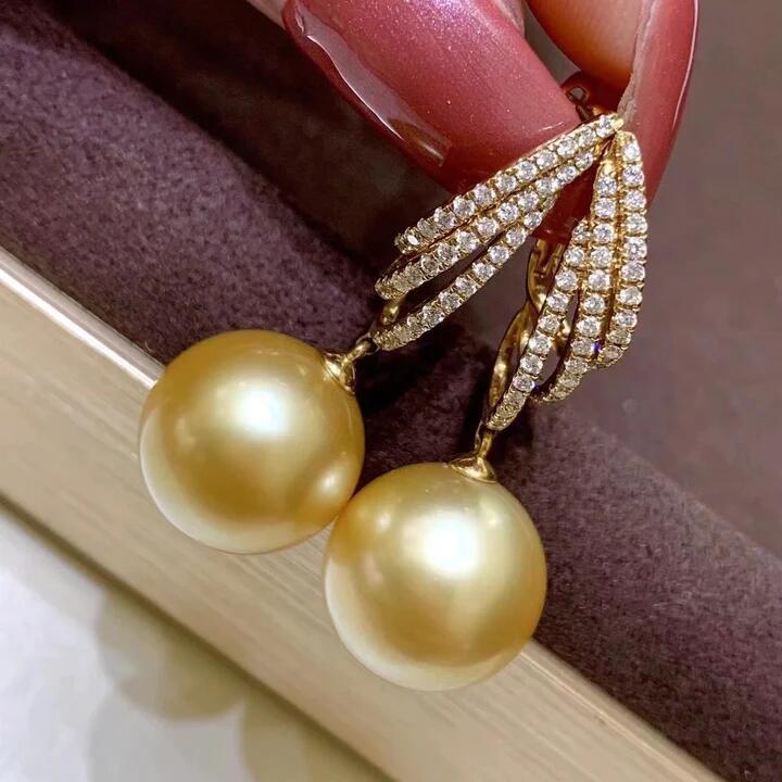 Stunning Earring for Daily Wear