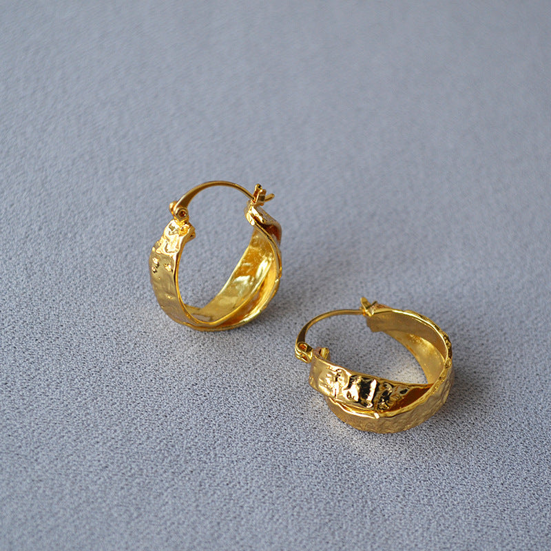 Elegant Gold Earring for Every Occasion