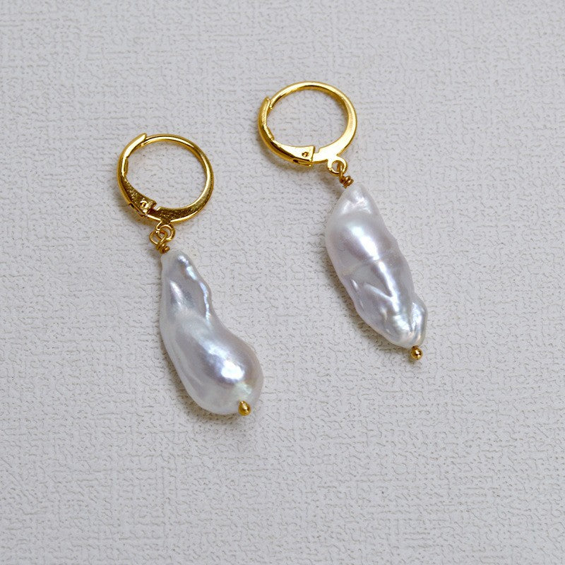Elegant Gold Earring for Every Occasion