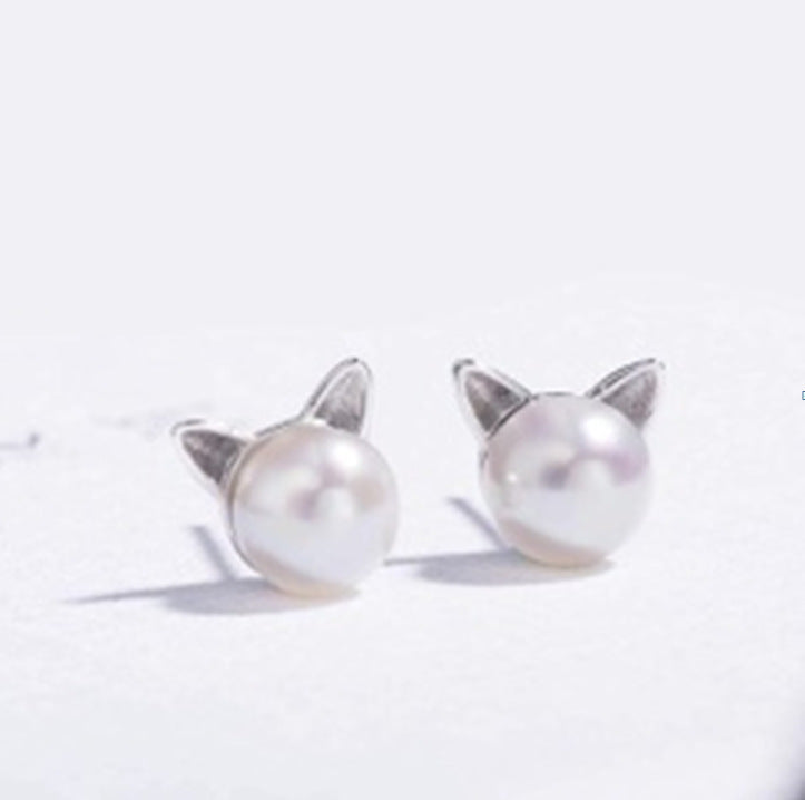 Delicate Artisan Pearl Earring