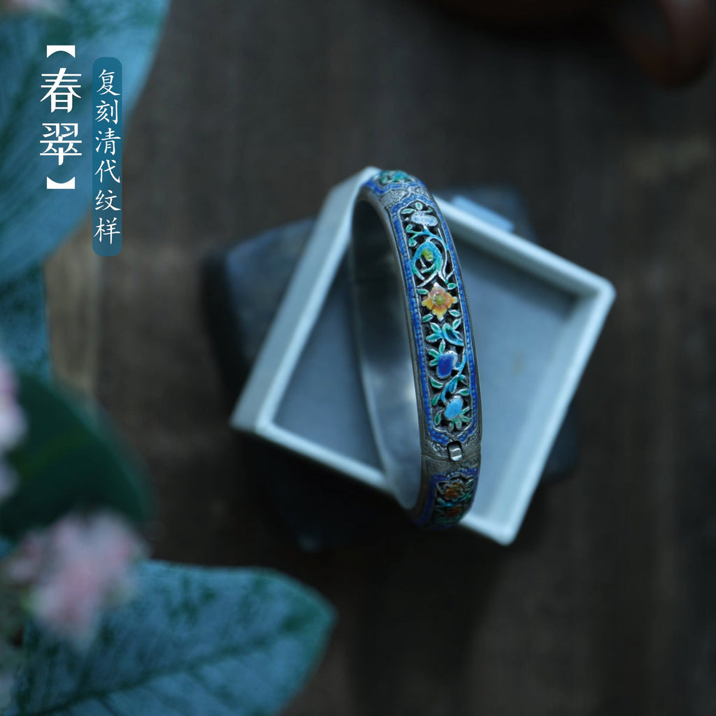 Stunning Silver Bracelet for Daily Wear
