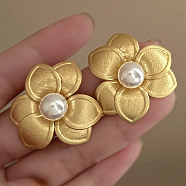 Vintage Handmade Pearl Earring