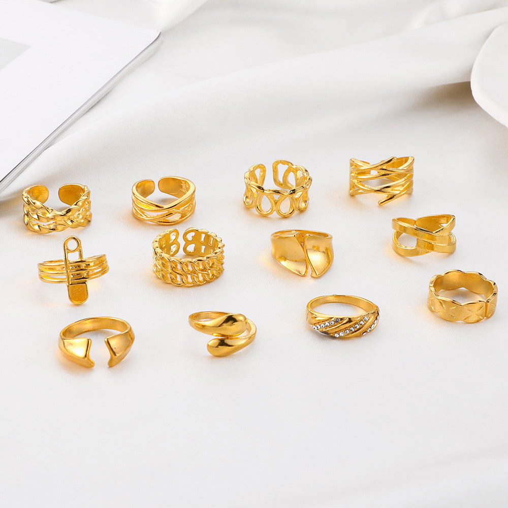 Classic Gold Ring with Timeless Appeal