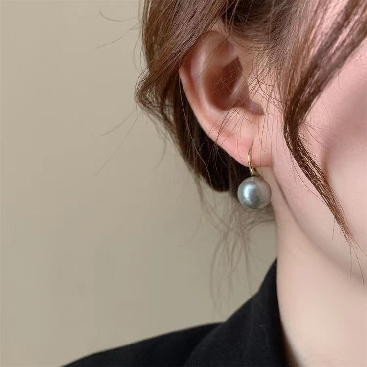Charming Pearl Earring for Any Occasion
