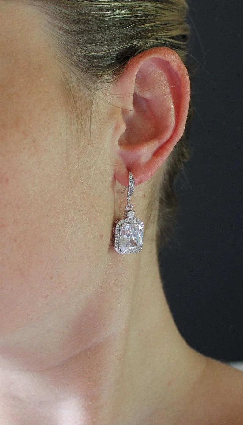 Romantic Silver Earring for Special Moments