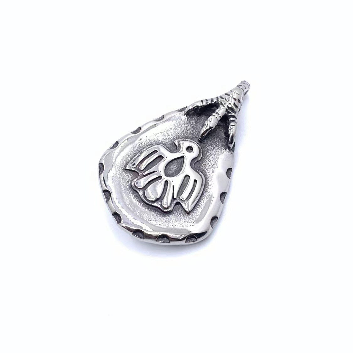 Elegant Pendant for Every Occasion