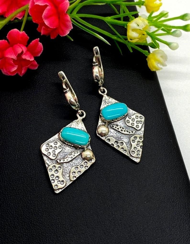 Classic Silver Earring with Timeless Appeal