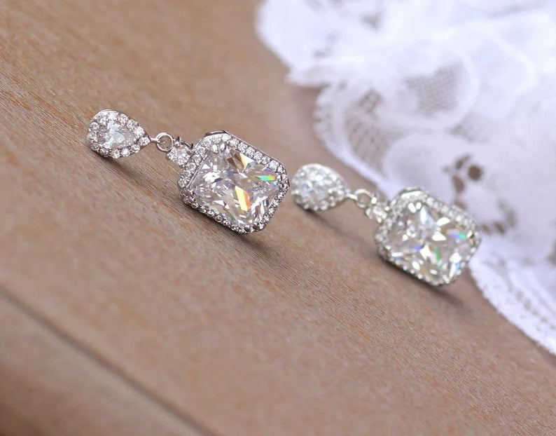 Romantic Silver Earring for Special Moments