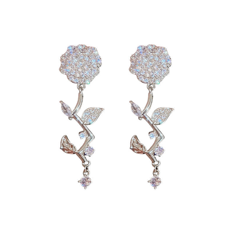Charming Earring for Any Occasion