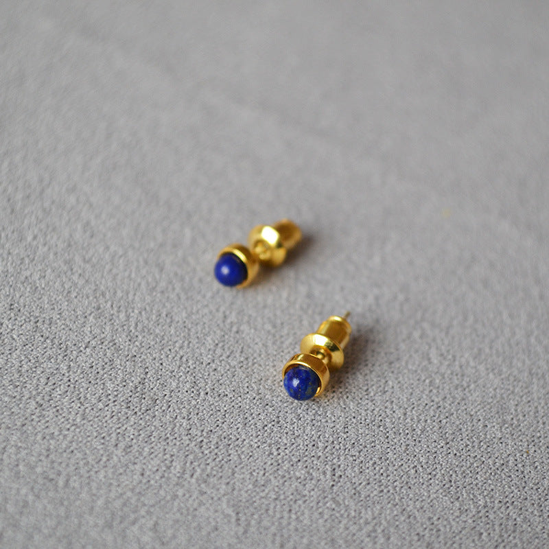 Classic Gold Earring with Timeless Appeal