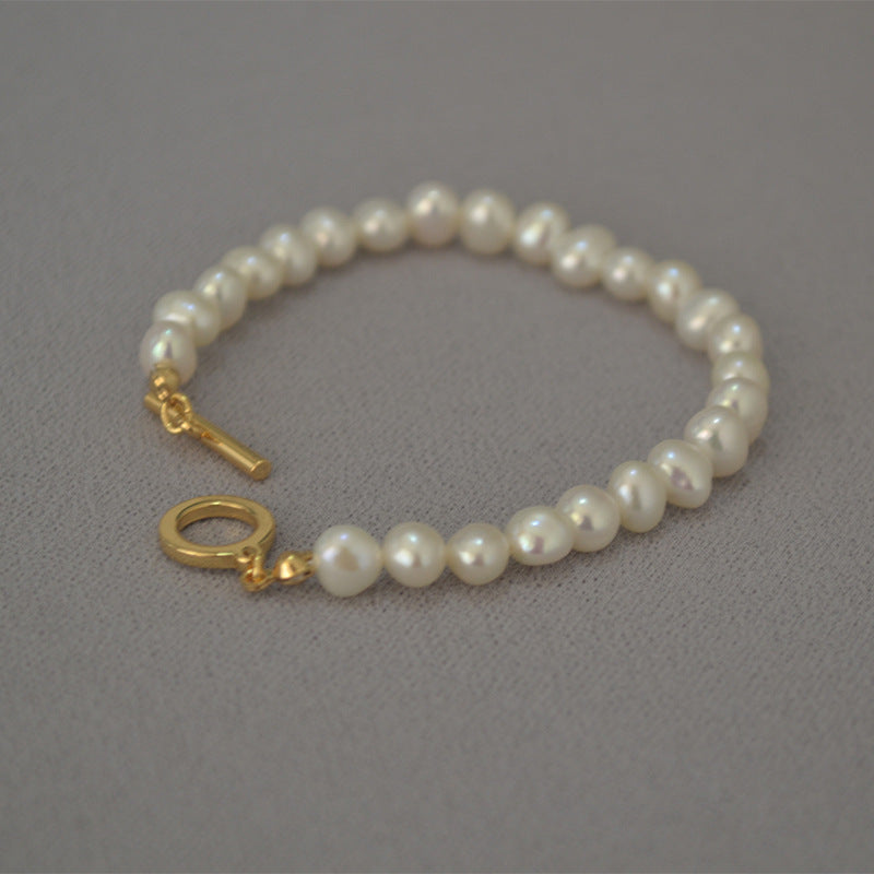 Classic Pearl Bracelet with Timeless Appeal