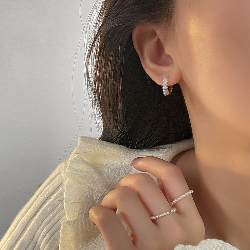 Classic Pearl Earring with Timeless Appeal
