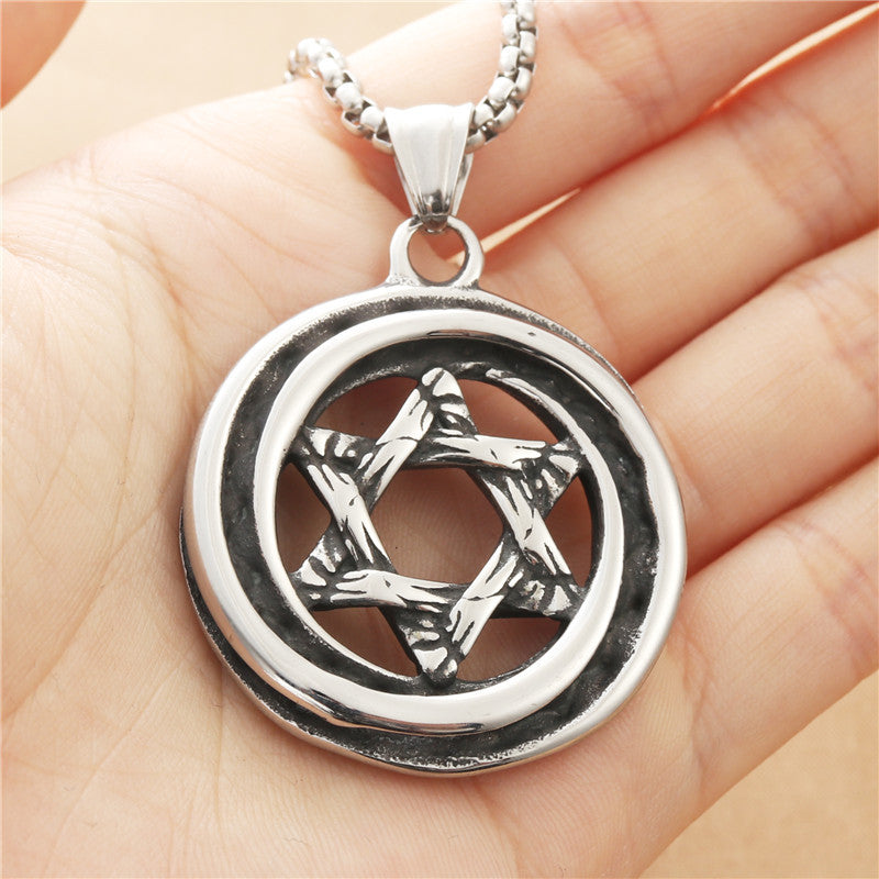 Charming Pendant for Any Occasion