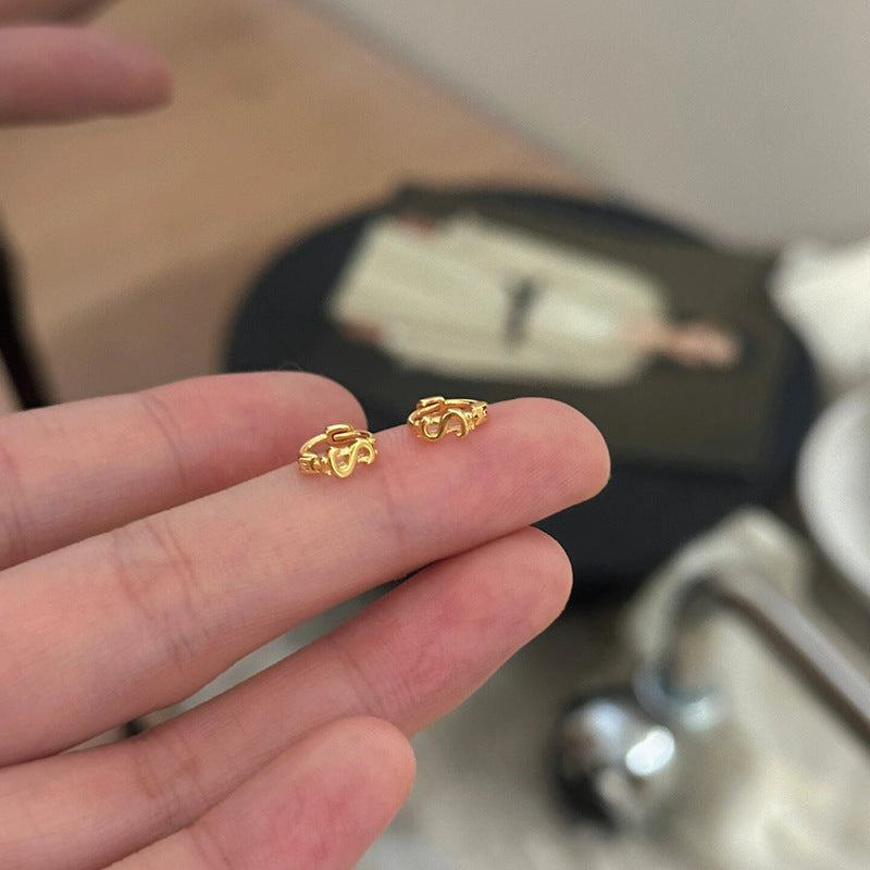 Beautiful Gold Earring with Unique Style