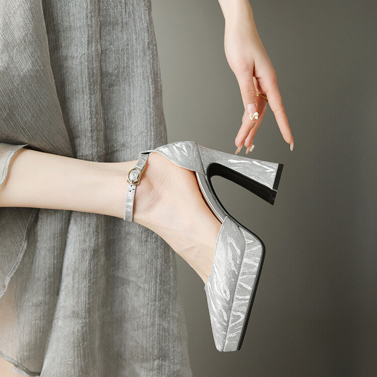 Chic Orthopedic Sandals with Unique Design