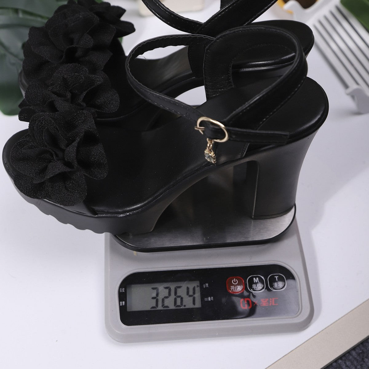 Graceful Orthopedic Sandals for Modern Look