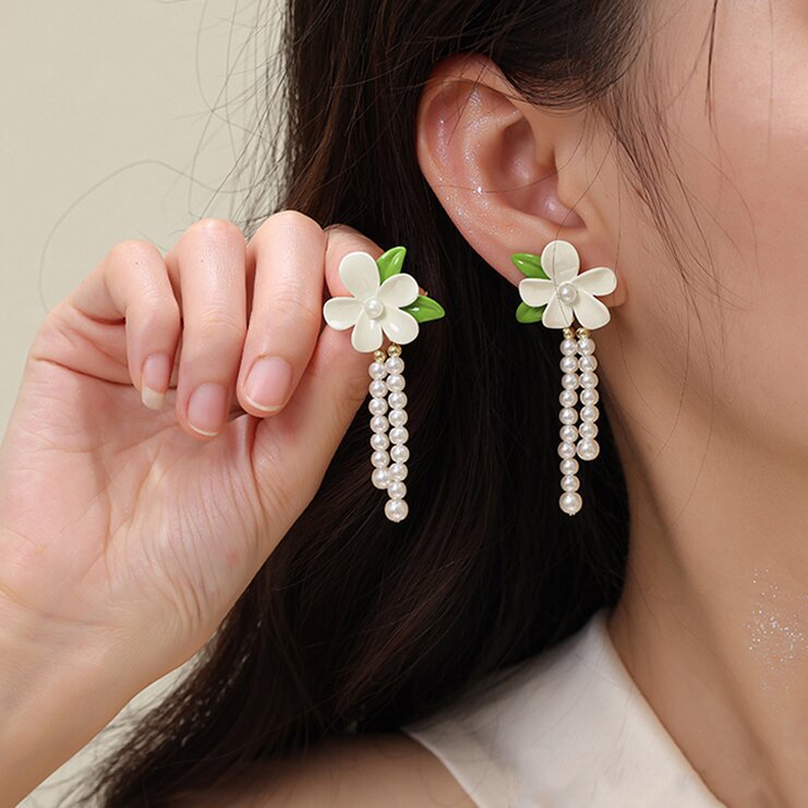 Stunning Pearl Earring for Daily Wear