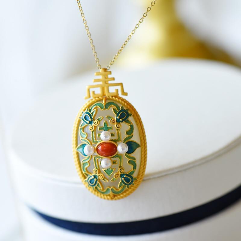 Beautiful Silver Piece with Unique Style