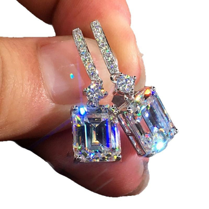 Stunning Earring for Daily Wear