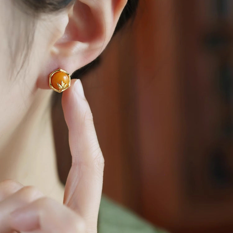 Charming Gold Earring for Any Occasion