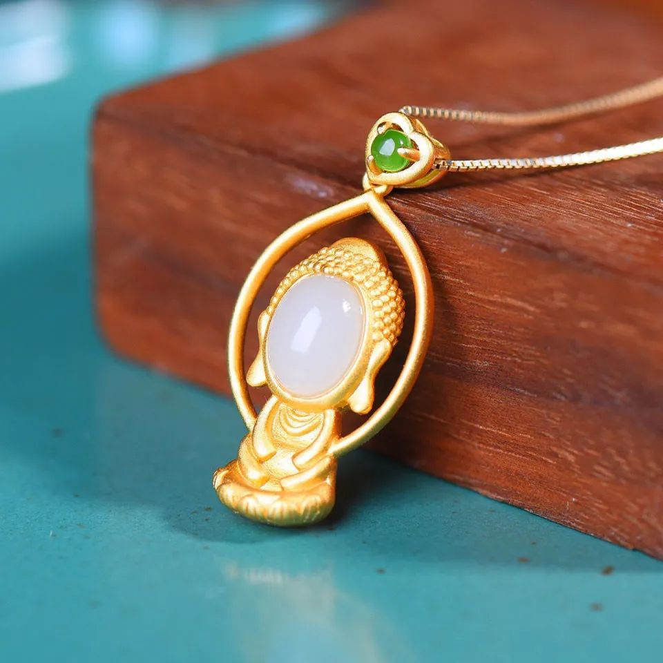Beautiful Silver Pendant with Unique Style