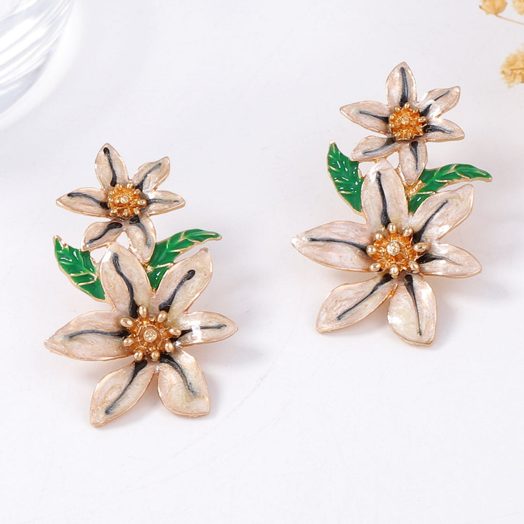 Charming Earring for Any Occasion