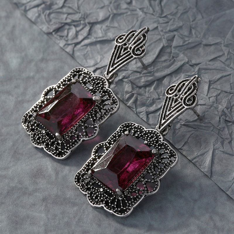 Charming Earring for Any Occasion