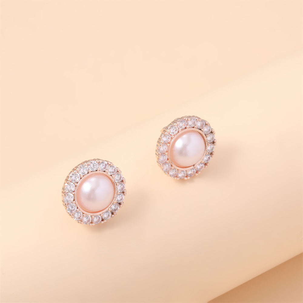 Classic Pearl Earring with Timeless Appeal