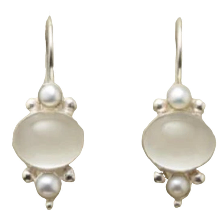 Romantic Silver Earring for Special Moments
