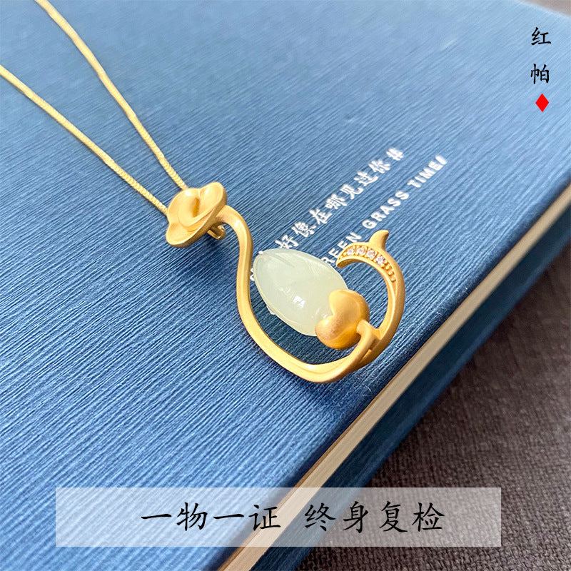 Classic Silver Necklace with Timeless Appeal