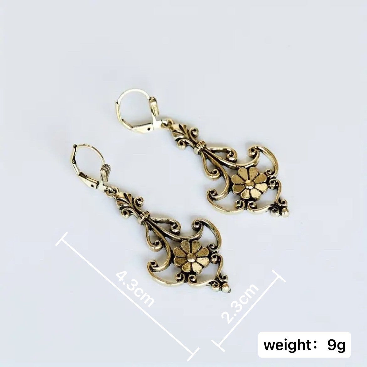 Charming Earring for Any Occasion