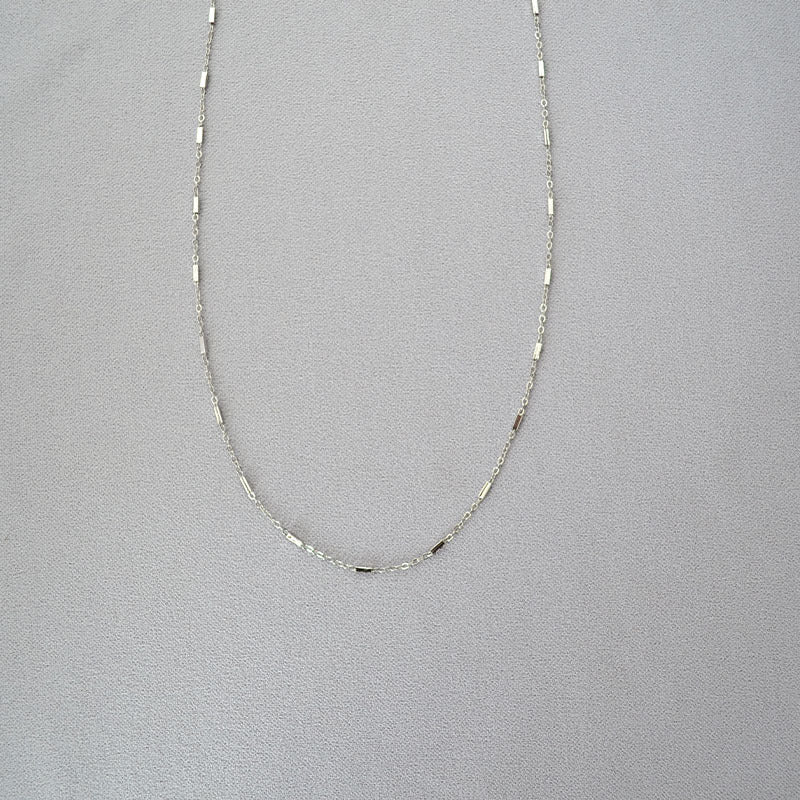 Romantic Silver Necklace for Special Moments