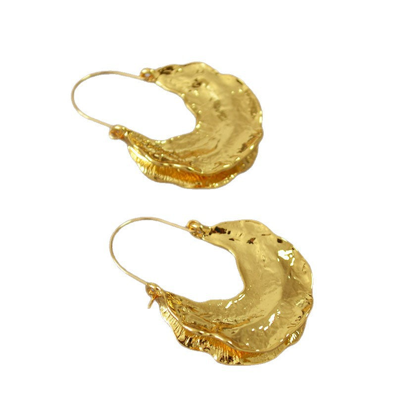 Romantic Gold Earring for Special Moments