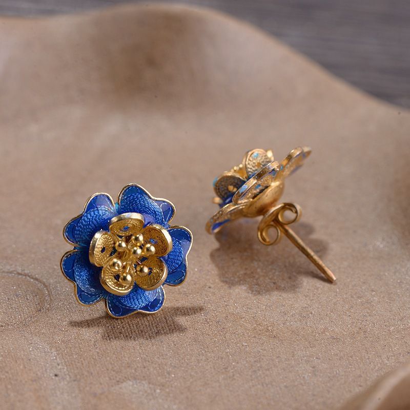 Elegant Silver Earring for Every Occasion