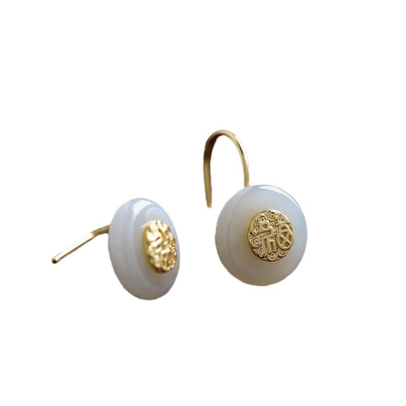 Charming Silver Earring for Any Occasion