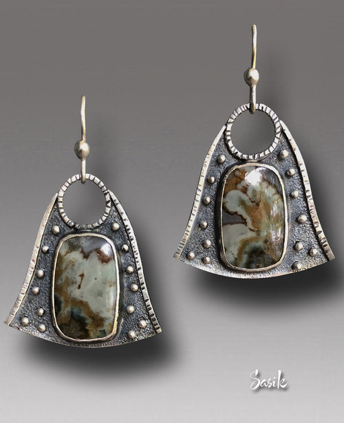 Romantic Silver Earring for Special Moments