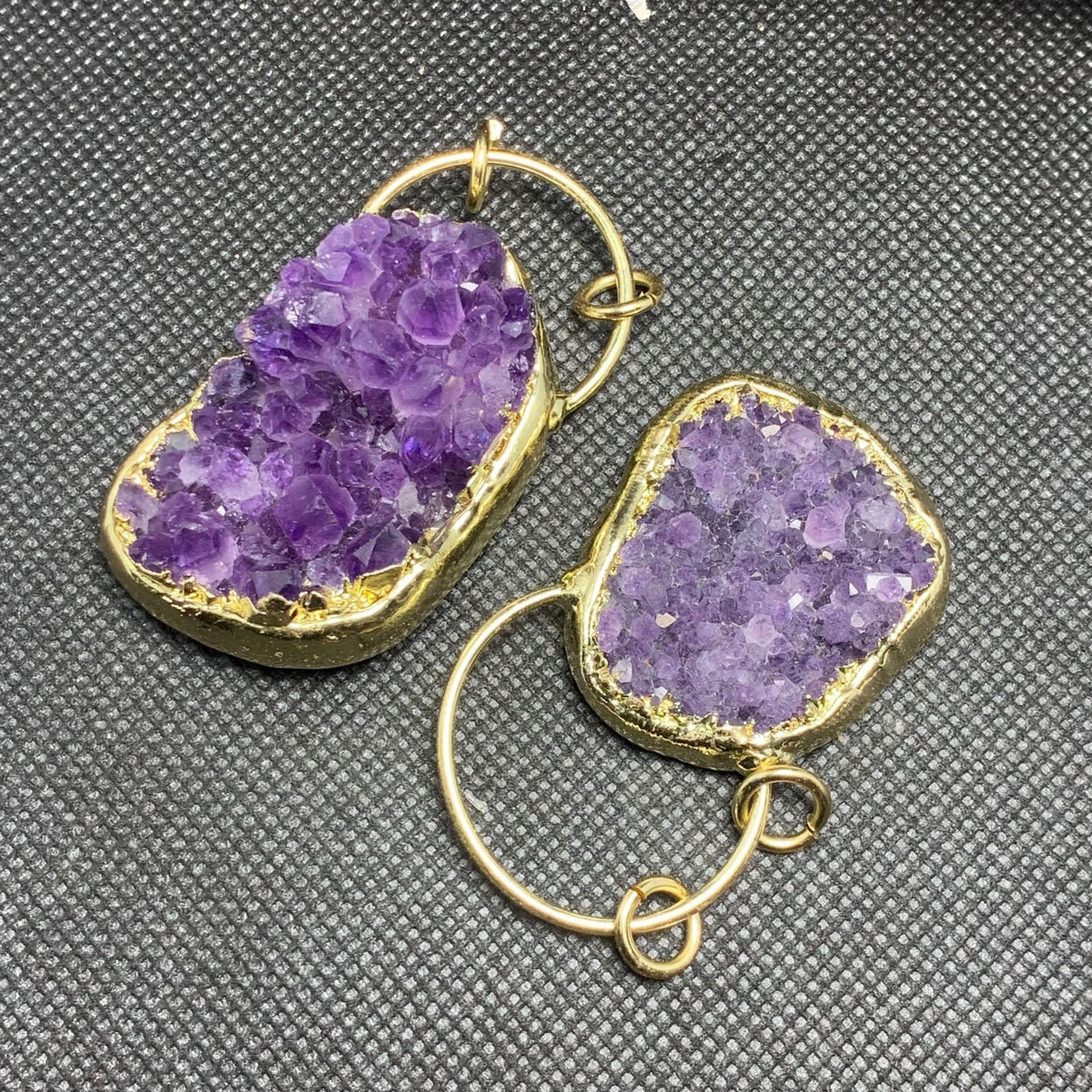 Beautiful Gold Pendant with Unique Style