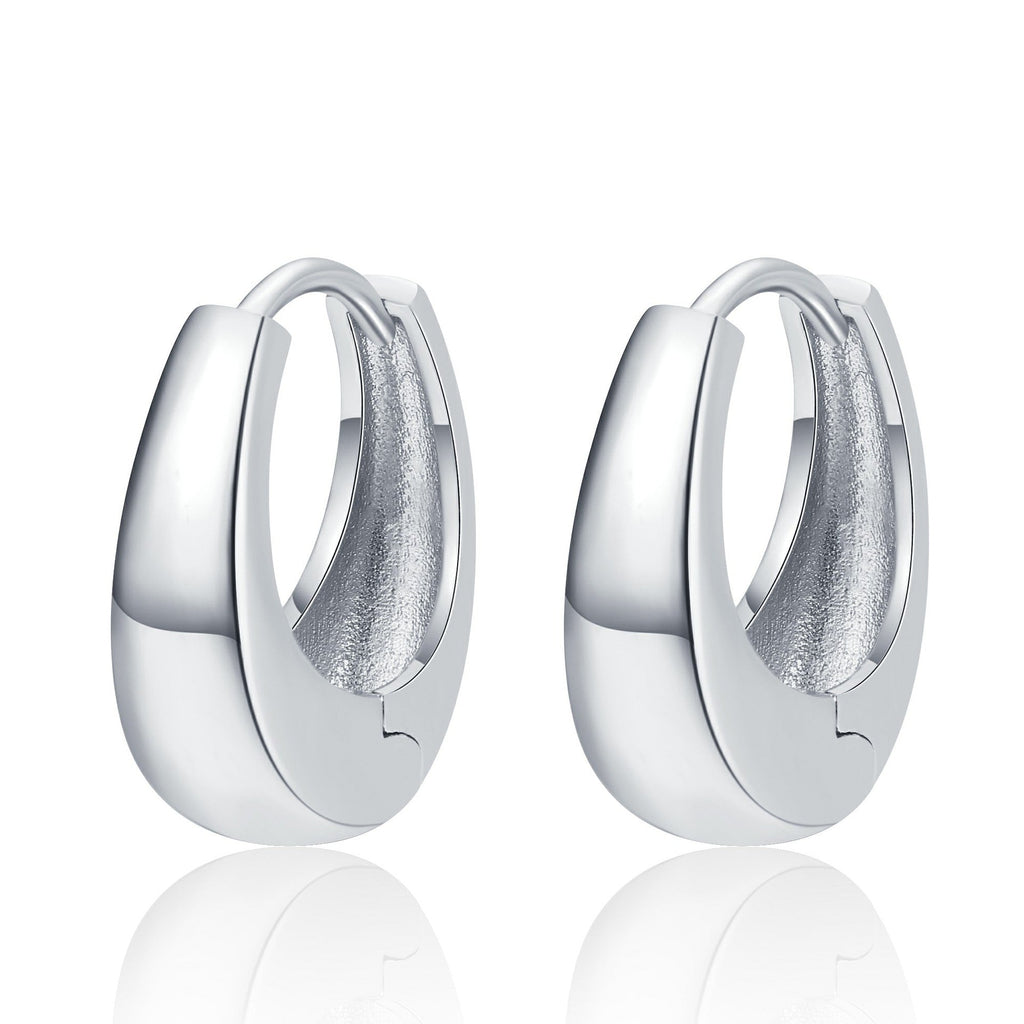 Classic Gold Earring with Timeless Appeal