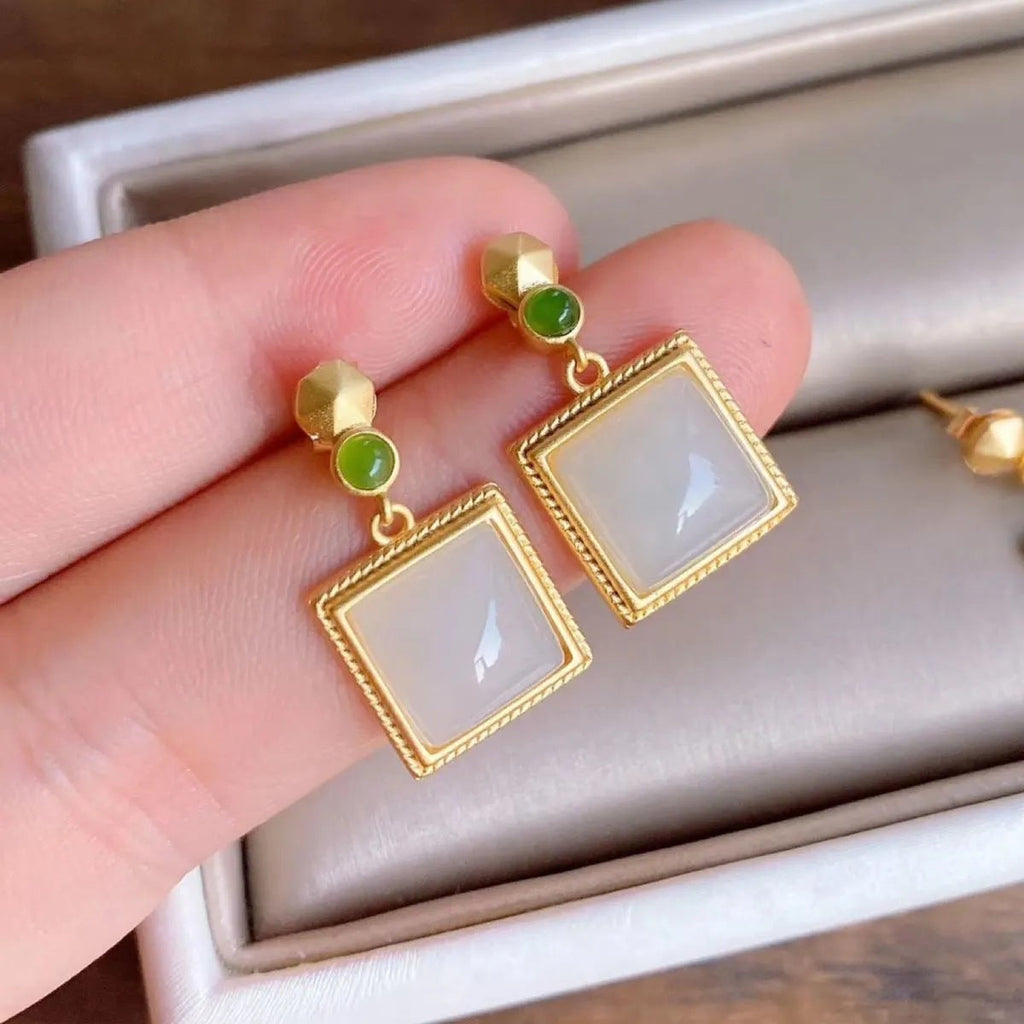 Romantic Gold Earring for Special Moments
