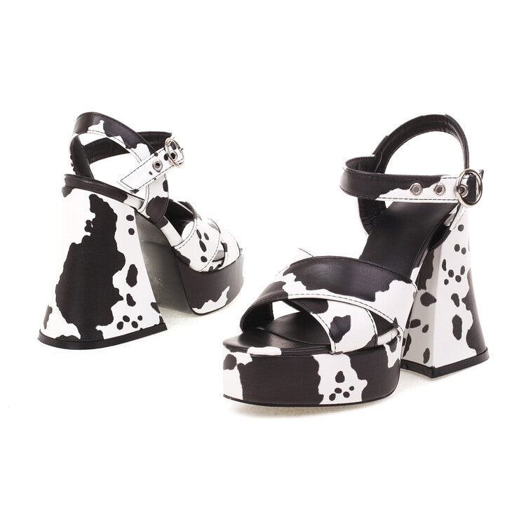 Graceful Orthopedic Sandals for Modern Look