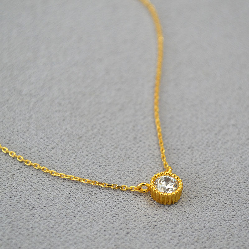 Romantic Gold Necklace for Special Moments