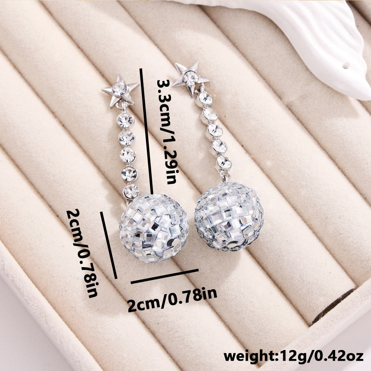 Charming Earring for Any Occasion