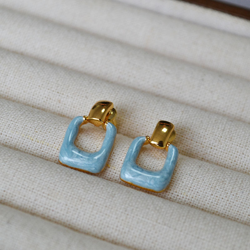 Stunning Gold Earring for Daily Wear