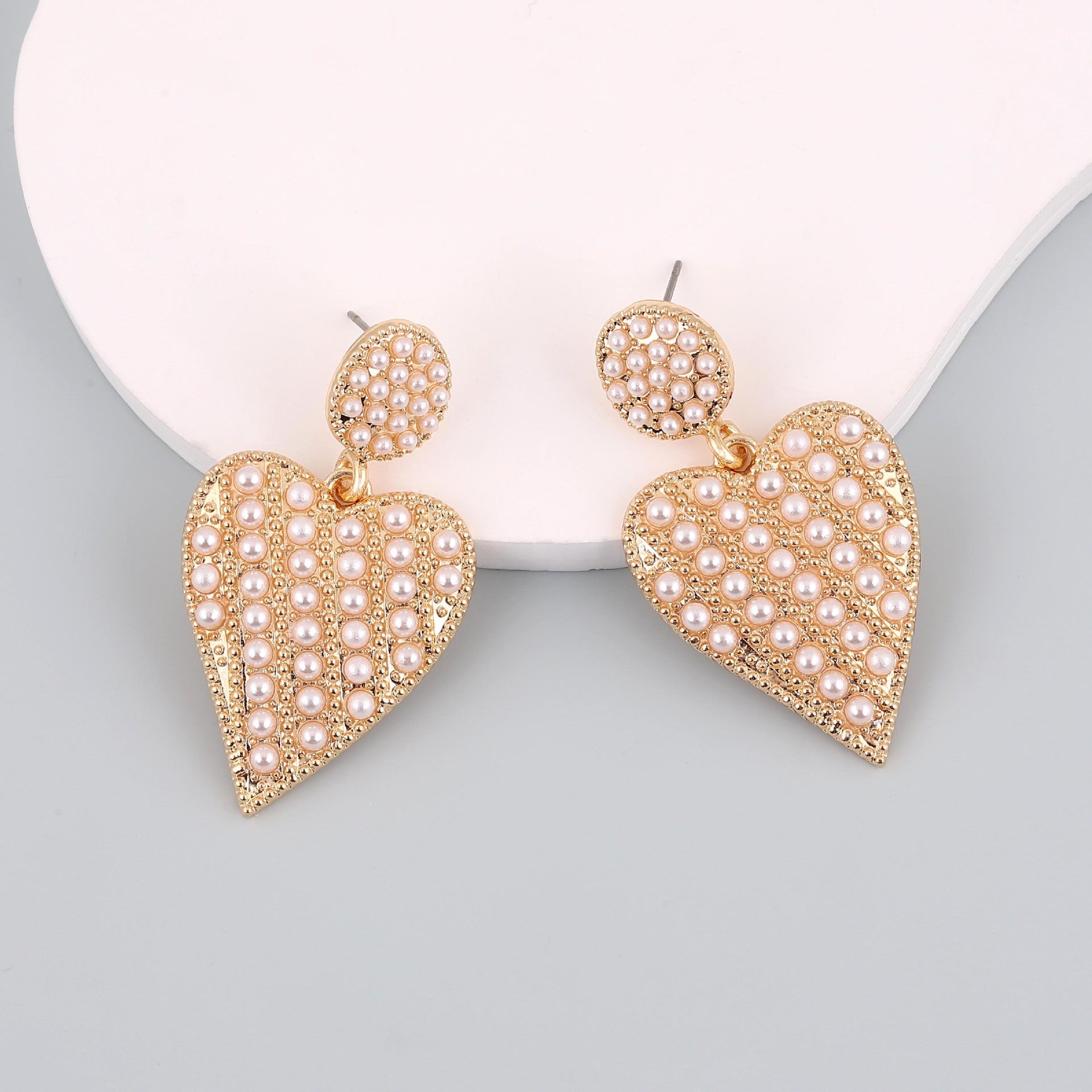Romantic Pearl Earring for Special Moments