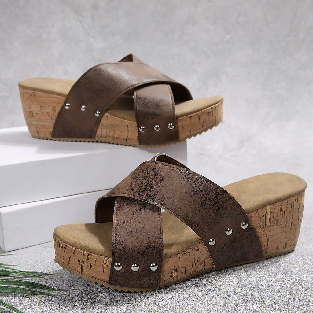 Graceful Orthopedic Sandals for Modern Look