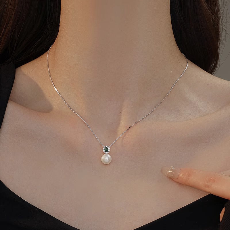 Romantic Pearl Necklace for Special Moments