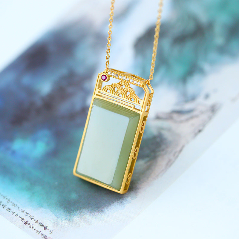Elegant Gold Necklace for Every Occasion