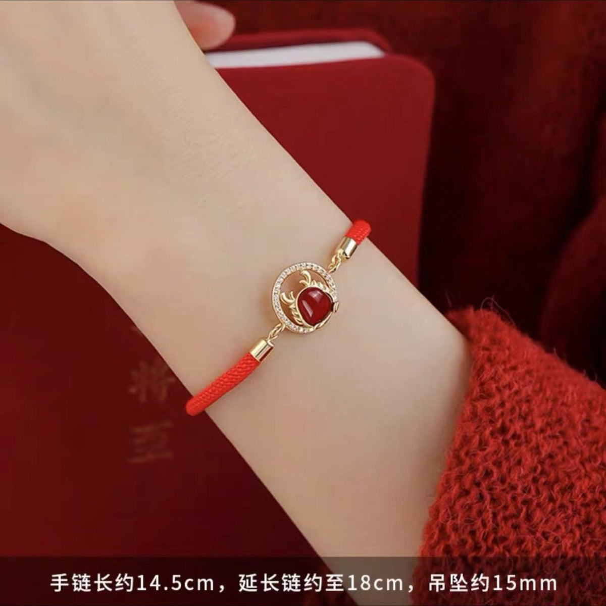 Charming Gold Bracelet for Any Occasion