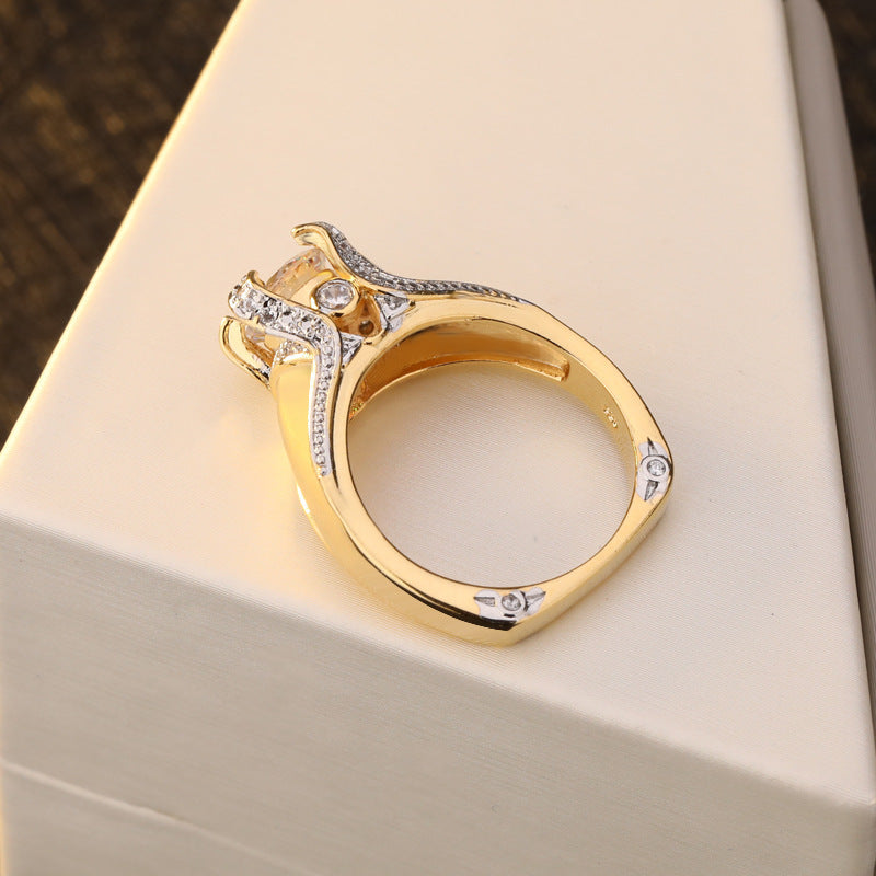 Classic Gold Ring with Timeless Appeal