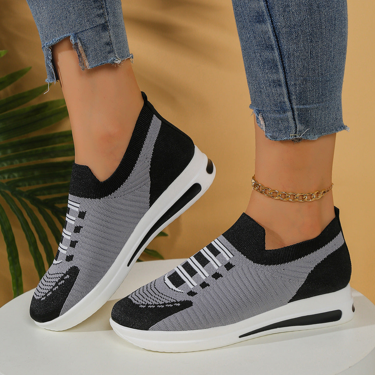 Graceful Orthopedic Shoes for Modern Look